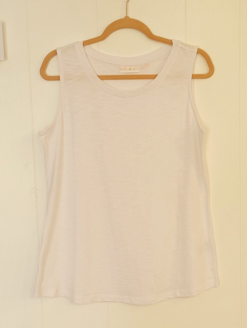 Belle by Kim Gravel White Sleeveless Tank Top